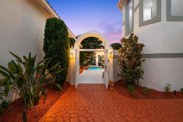980 Bel Aire Drive West, Pembroke Pines, FL 33027