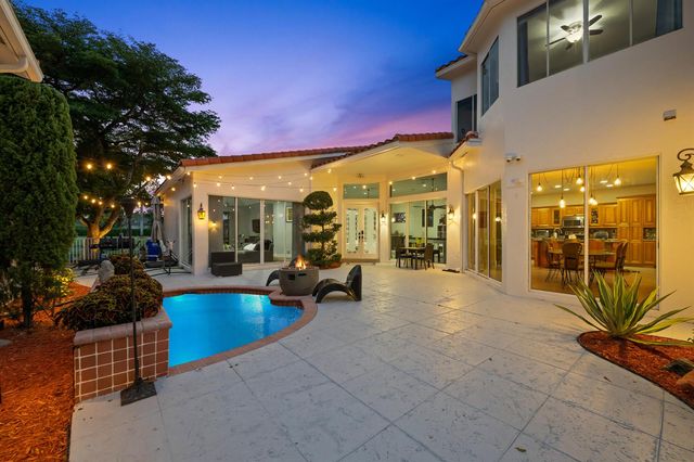 980 Bel Aire Drive West, Pembroke Pines, FL 33027