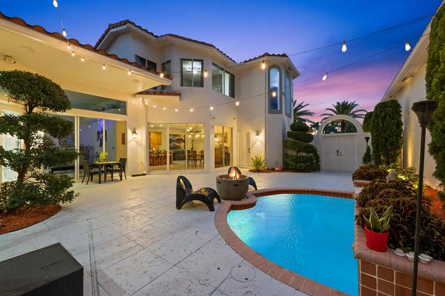 980 Bel Aire Drive West, Pembroke Pines, FL 33027