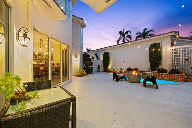 980 Bel Aire Drive West, Pembroke Pines, FL 33027