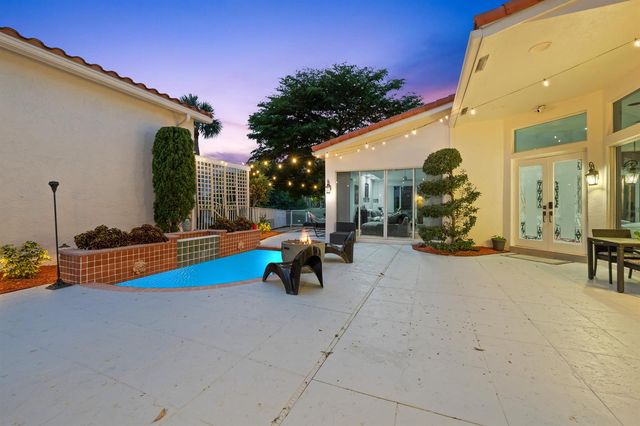 980 Bel Aire Drive West, Pembroke Pines, FL 33027