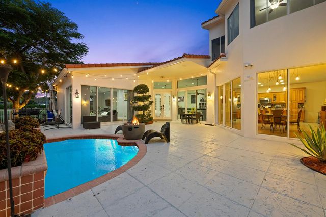 980 Bel Aire Drive West, Pembroke Pines, FL 33027