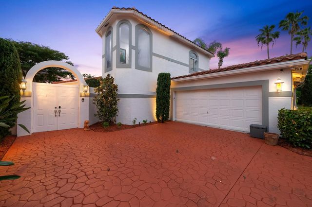 980 Bel Aire Drive West, Pembroke Pines, FL 33027