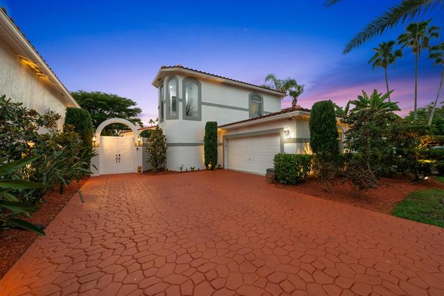 980 Bel Aire Drive West, Pembroke Pines, FL 33027