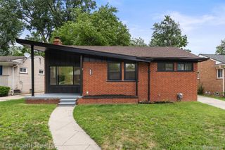 24300 Seneca Street, Oak Park, MI 48237
