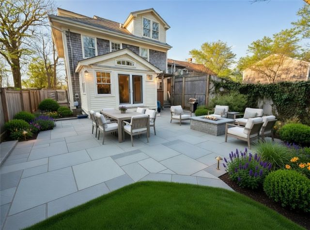 3 Vicksburg Street, Newport, RI 02840