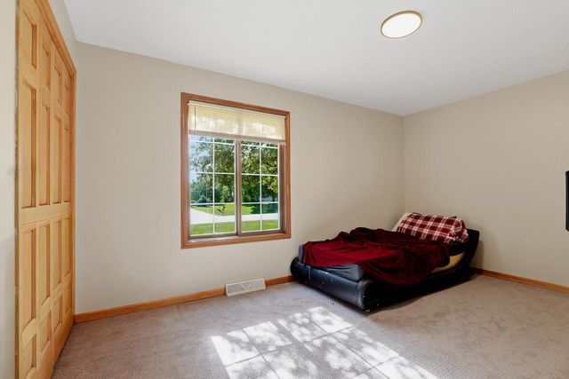 4702 Hunters Glen DRIVE, Sheboygan, WI 53083