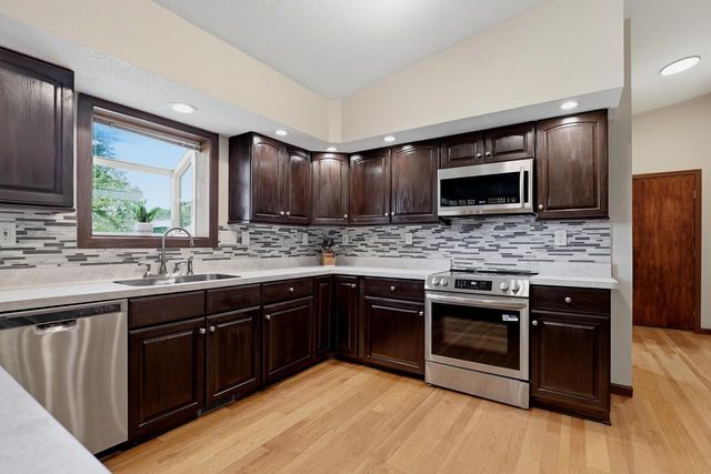 4702 Hunters Glen DRIVE, Sheboygan, WI 53083