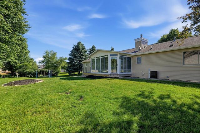 4702 Hunters Glen DRIVE, Sheboygan, WI 53083