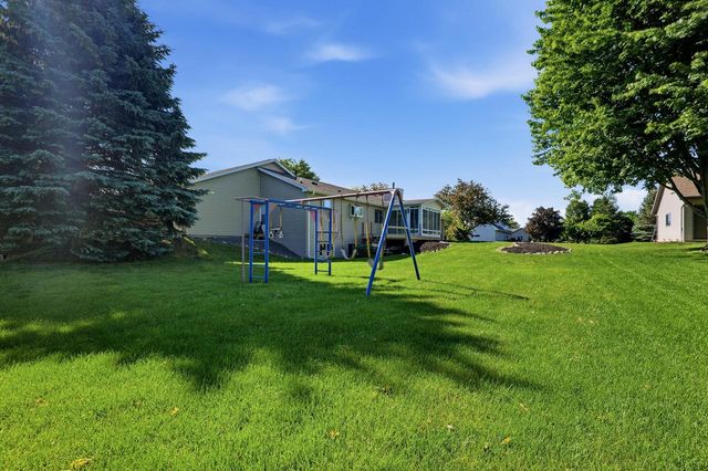 4702 Hunters Glen DRIVE, Sheboygan, WI 53083