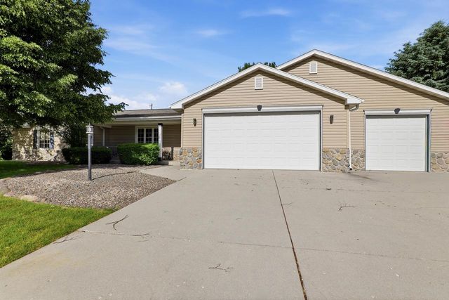4702 Hunters Glen DRIVE, Sheboygan, WI 53083