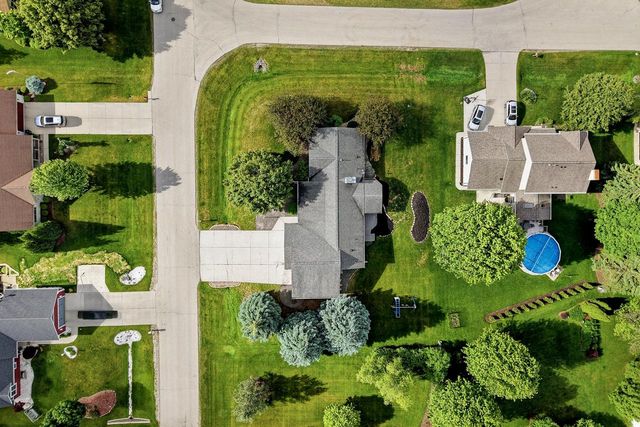 4702 Hunters Glen DRIVE, Sheboygan, WI 53083