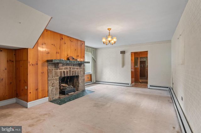 564 BLANDON RD, Fleetwood, PA 19522