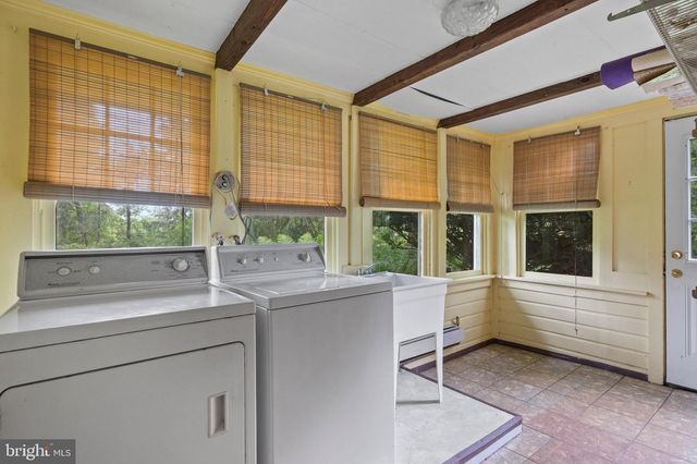 564 BLANDON RD, Fleetwood, PA 19522