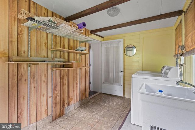 564 BLANDON RD, Fleetwood, PA 19522
