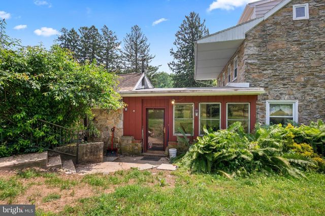 564 BLANDON RD, Fleetwood, PA 19522