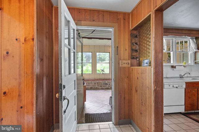 564 BLANDON RD, Fleetwood, PA 19522