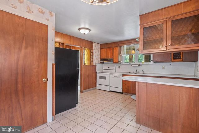 564 BLANDON RD, Fleetwood, PA 19522