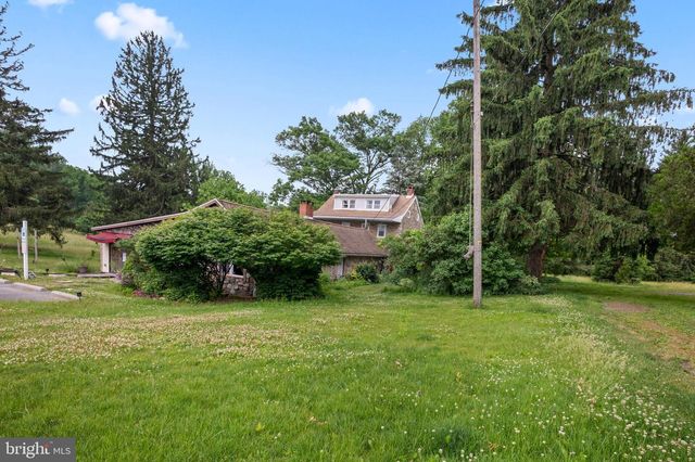 564 BLANDON RD, Fleetwood, PA 19522