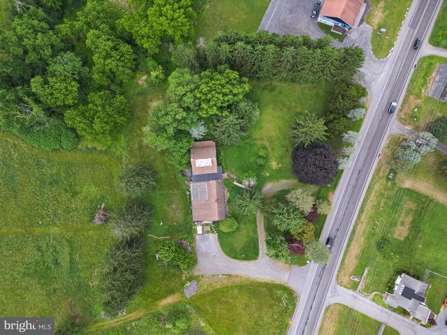 564 BLANDON RD, Fleetwood, PA 19522