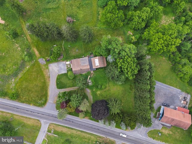 564 BLANDON RD, Fleetwood, PA 19522