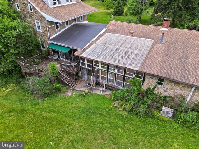 564 BLANDON RD, Fleetwood, PA 19522