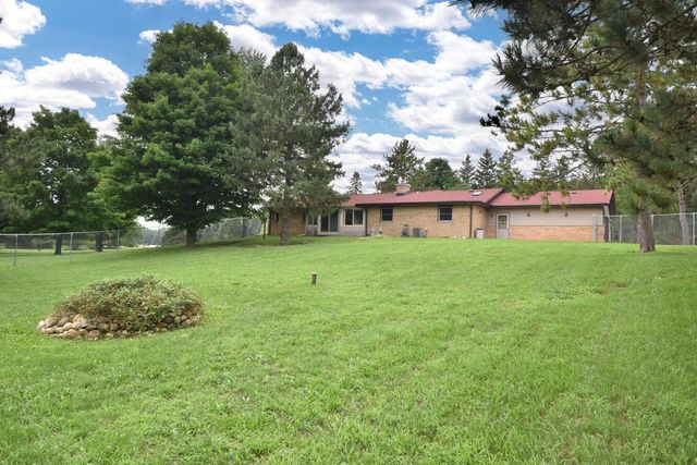 W326S3530 Mesa TRAIL, Dousman, WI 53118