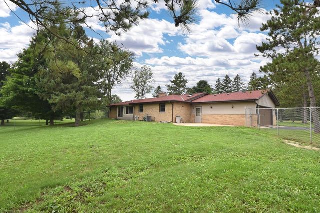 W326S3530 Mesa TRAIL, Dousman, WI 53118