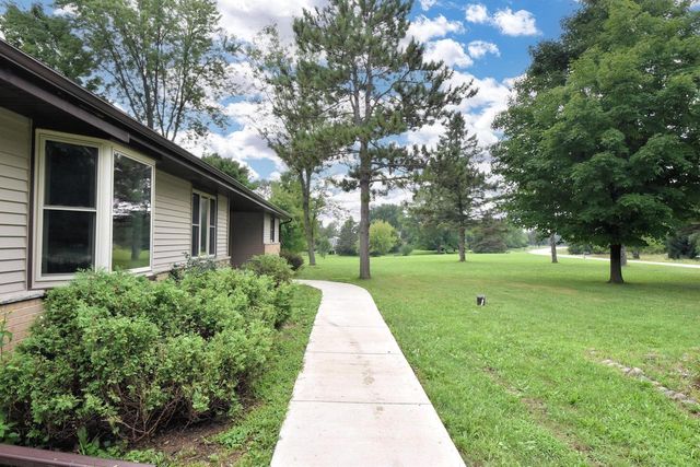 W326S3530 Mesa TRAIL, Dousman, WI 53118