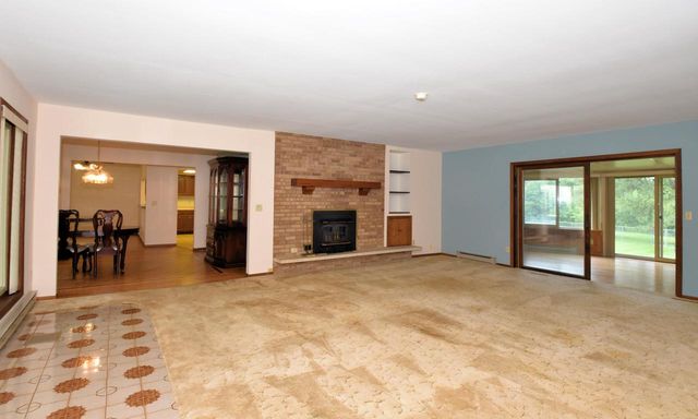 W326S3530 Mesa TRAIL, Dousman, WI 53118