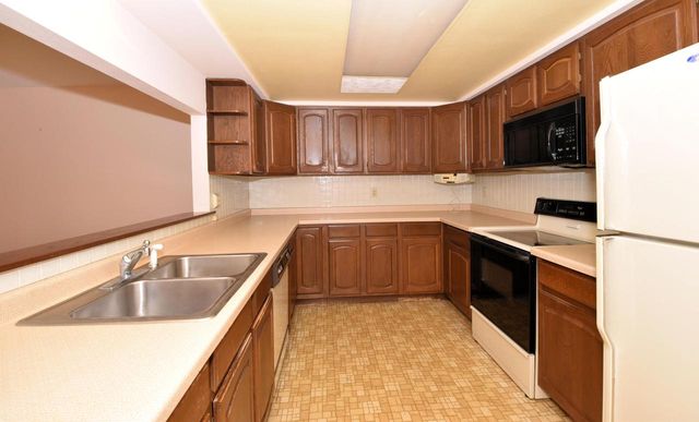 W326S3530 Mesa TRAIL, Dousman, WI 53118