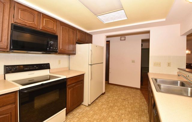 W326S3530 Mesa TRAIL, Dousman, WI 53118