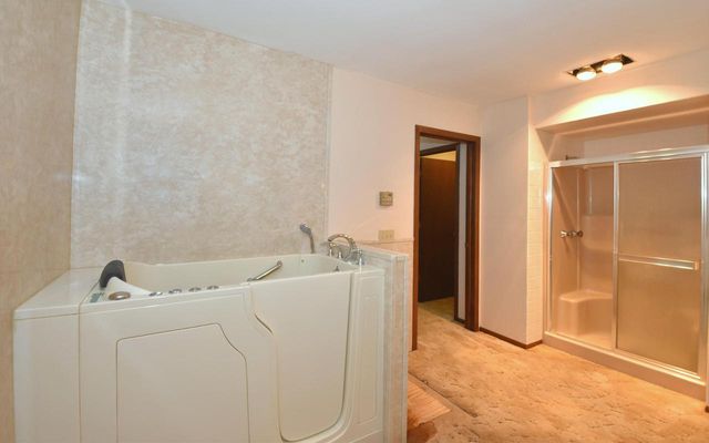 W326S3530 Mesa TRAIL, Dousman, WI 53118