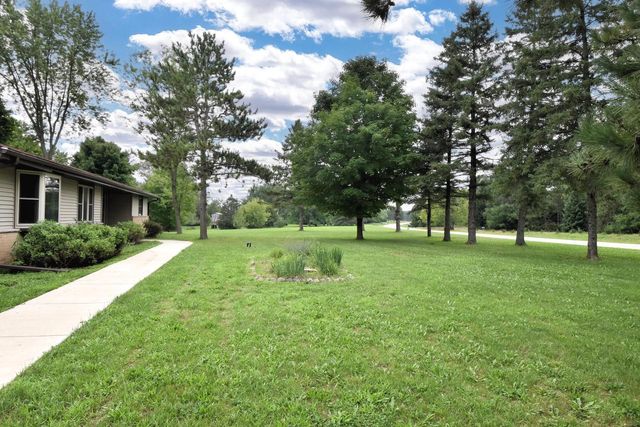 W326S3530 Mesa TRAIL, Dousman, WI 53118
