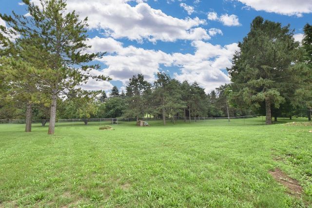 W326S3530 Mesa TRAIL, Dousman, WI 53118