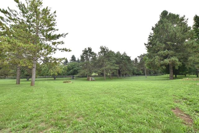 W326S3530 Mesa TRAIL, Dousman, WI 53118