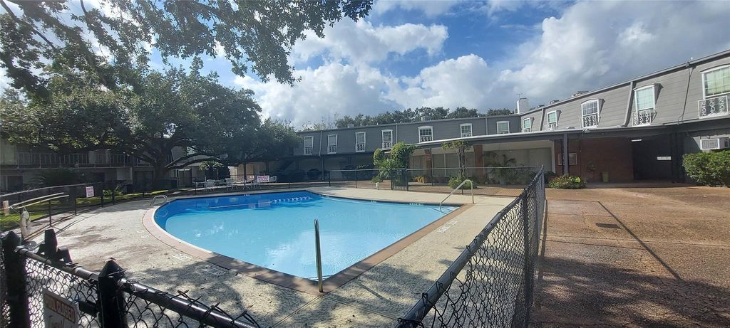 9017 Rue Cambon Street 98, Houston, TX 77074