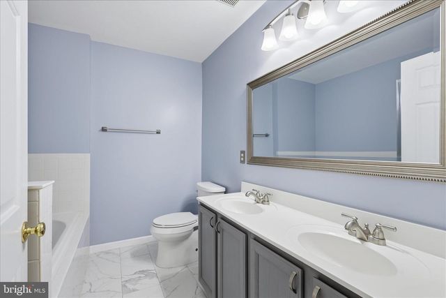 14279 GLADE SPRING DR, Centreville, VA 20121