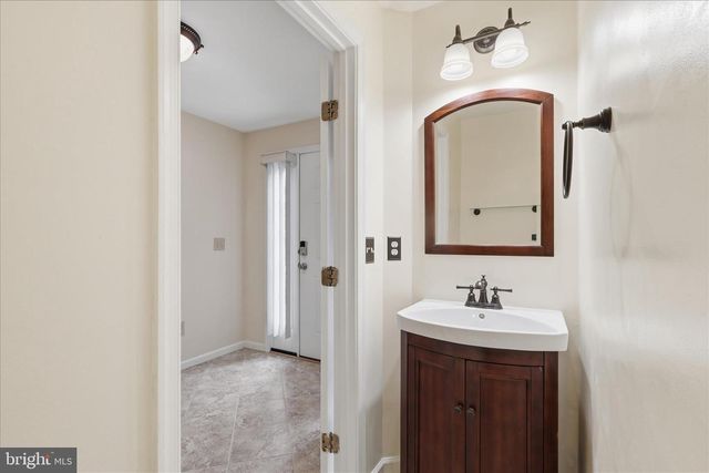 14279 GLADE SPRING DR, Centreville, VA 20121