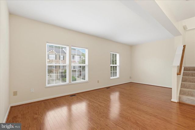 14279 GLADE SPRING DR, Centreville, VA 20121