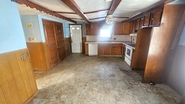 118 Wait, Springfield, MA 01104