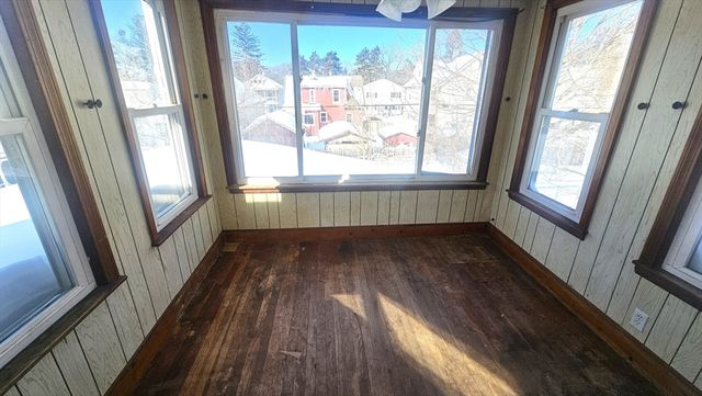 118 Wait, Springfield, MA 01104