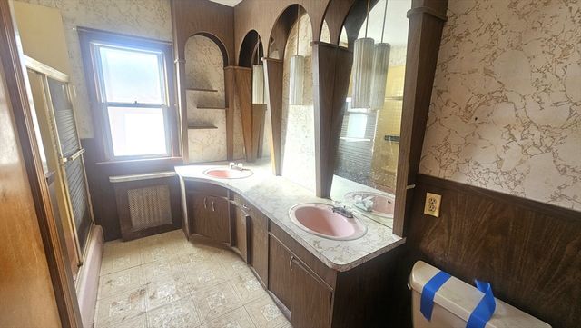 118 Wait, Springfield, MA 01104