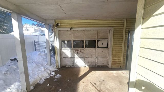 118 Wait, Springfield, MA 01104