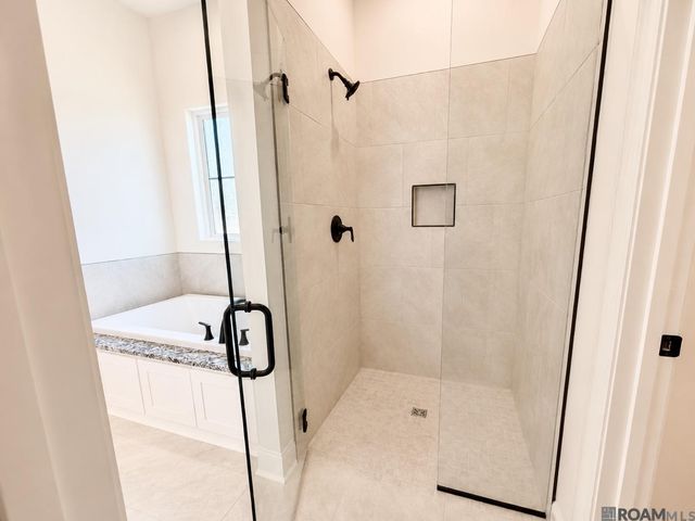 10480 High Point Dr, Denham Springs, LA 70706
