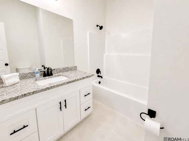 10480 High Point Dr, Denham Springs, LA 70706