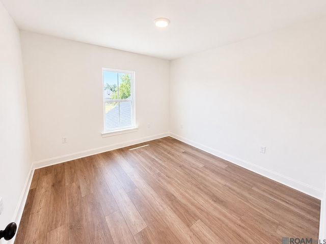 10480 High Point Dr, Denham Springs, LA 70706