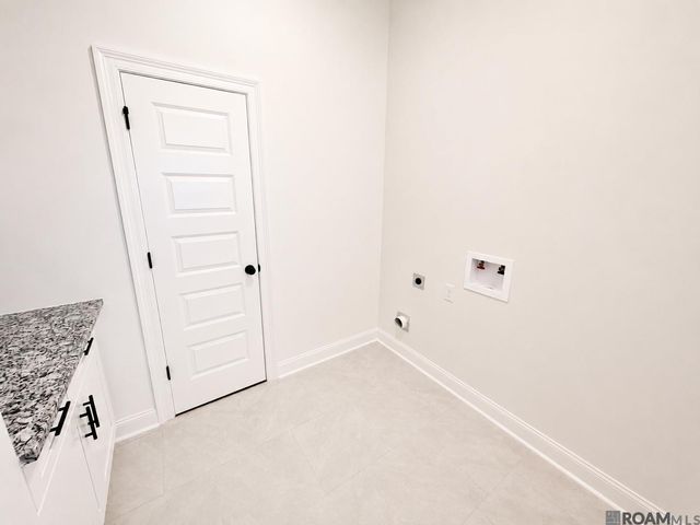 10480 High Point Dr, Denham Springs, LA 70706