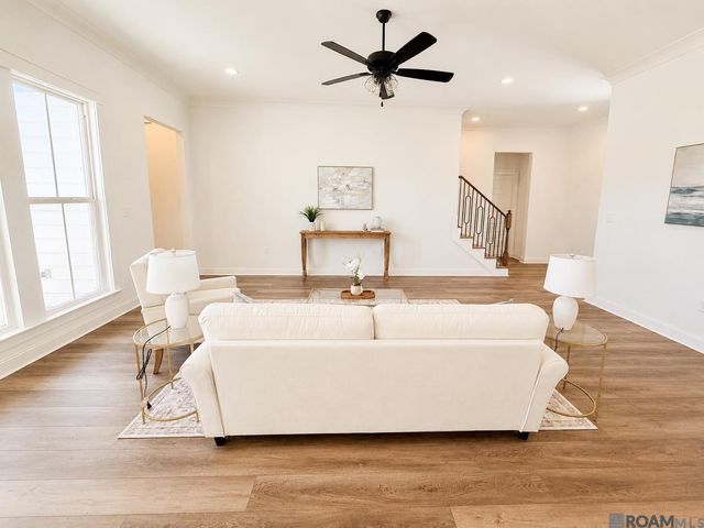 10480 High Point Dr, Denham Springs, LA 70706
