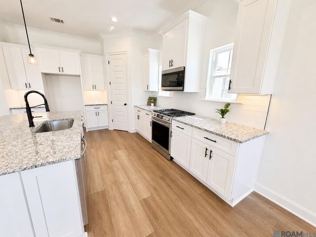 10480 High Point Dr, Denham Springs, LA 70706